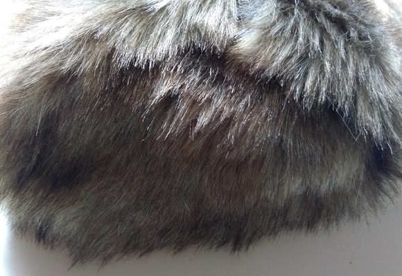 NWOT Wine Faux Fur & Insulated Bottle Cover - Picture 5 of 12